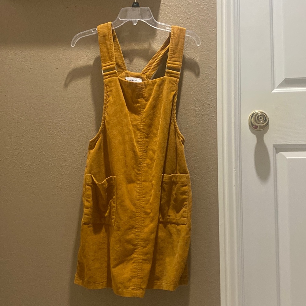 Cloud chaser size M yellowish orange overalls with front pockets